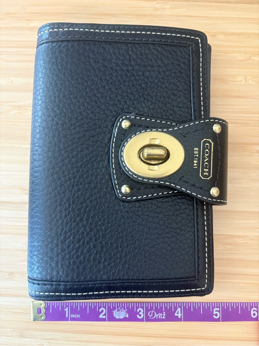 Coach Vintage Black Pebbled Leather Agenda Planner Cover with Gold Turnlock - Picture 5 of 6